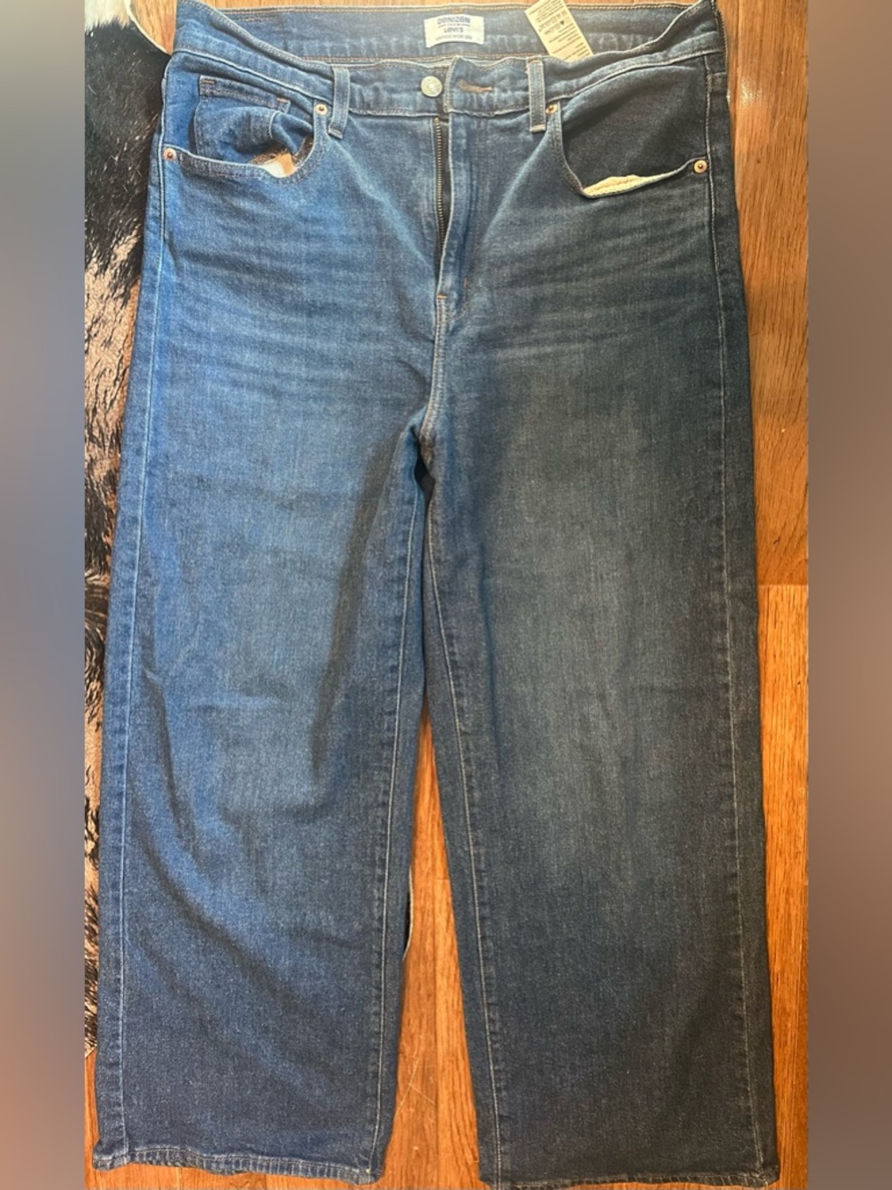 Denizens Levi’s vintage wide leg 10/30